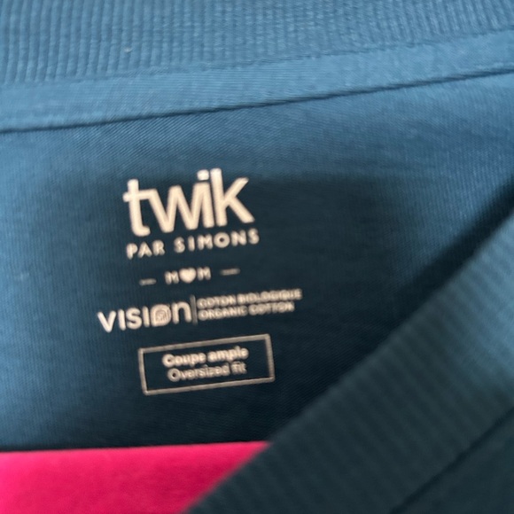 Twik Teal Tee with Coral Fish Design - Picture 2 of 3